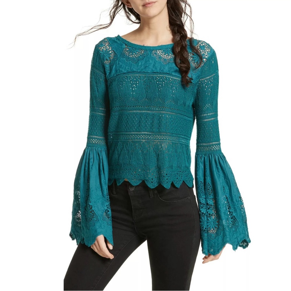 34. Free People ~Once upon a Time Bell Sleeve Top Size M - Picture 1 of 5
